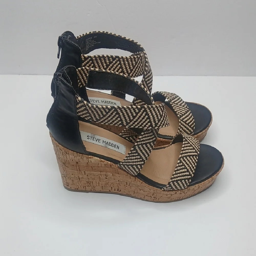 Steve Madden Elwyn Wedge Sandal‎ Women 8M Black Tan Chevron Platform Cork Heel